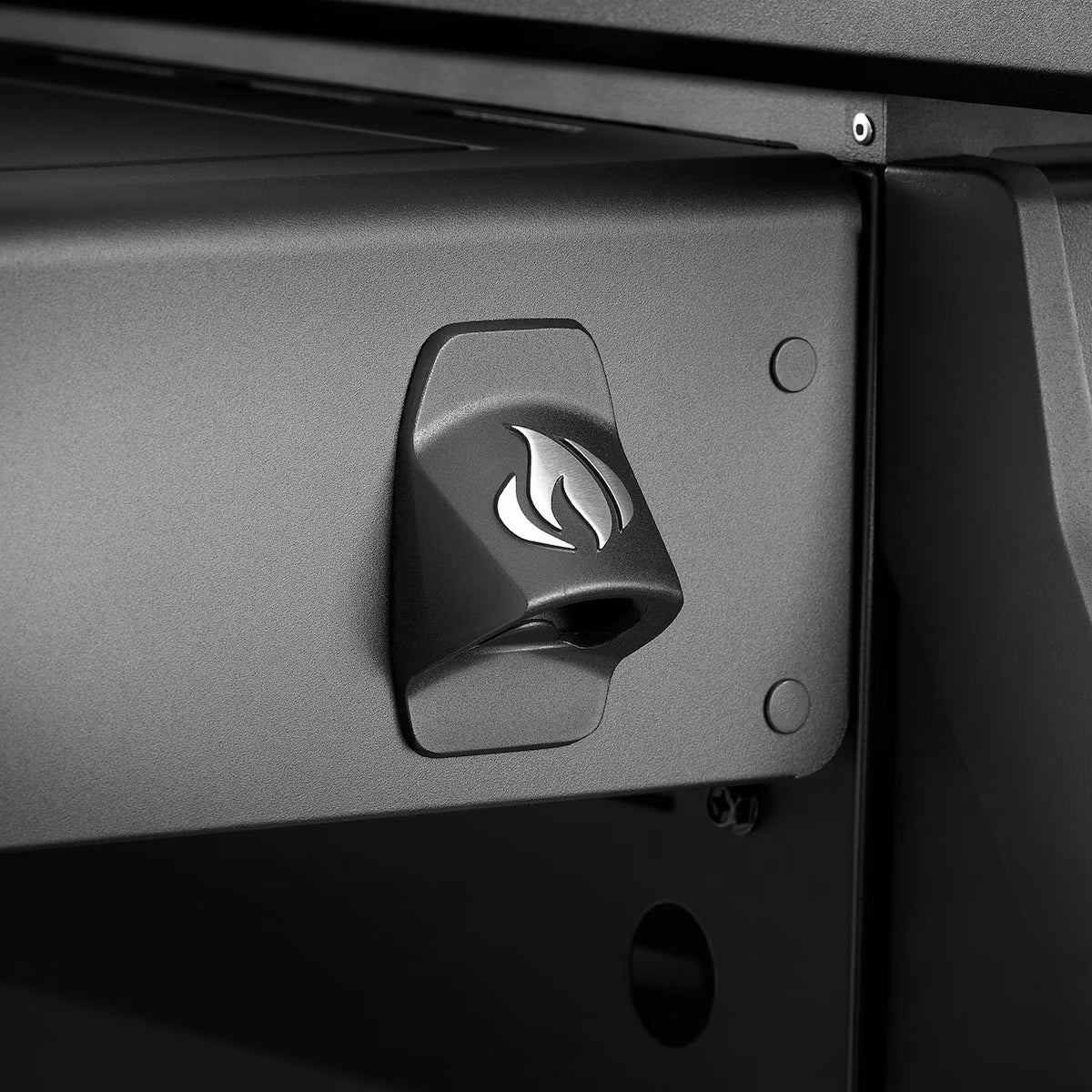 Napoleon Rogue PRO Phantom 30-in 4 Burner Propane Griddle - RP30FTPK-PHM