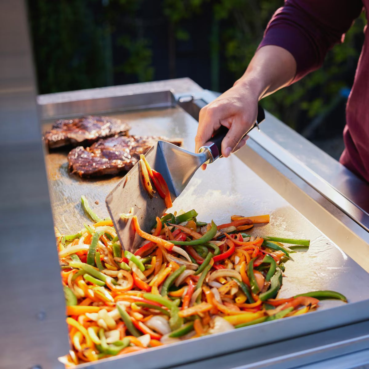 Blaze LTE PRO 40-Inch Built-in Propane Gas Griddle w/ Digital Temperature Screen & Lift-Assist Lid - BLZ-GRIDDLE40-LP