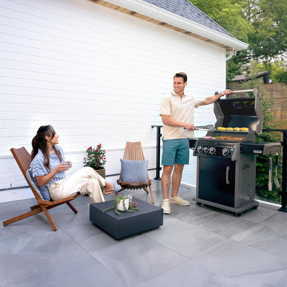 Rogue® 425 SB with Range Side Burner