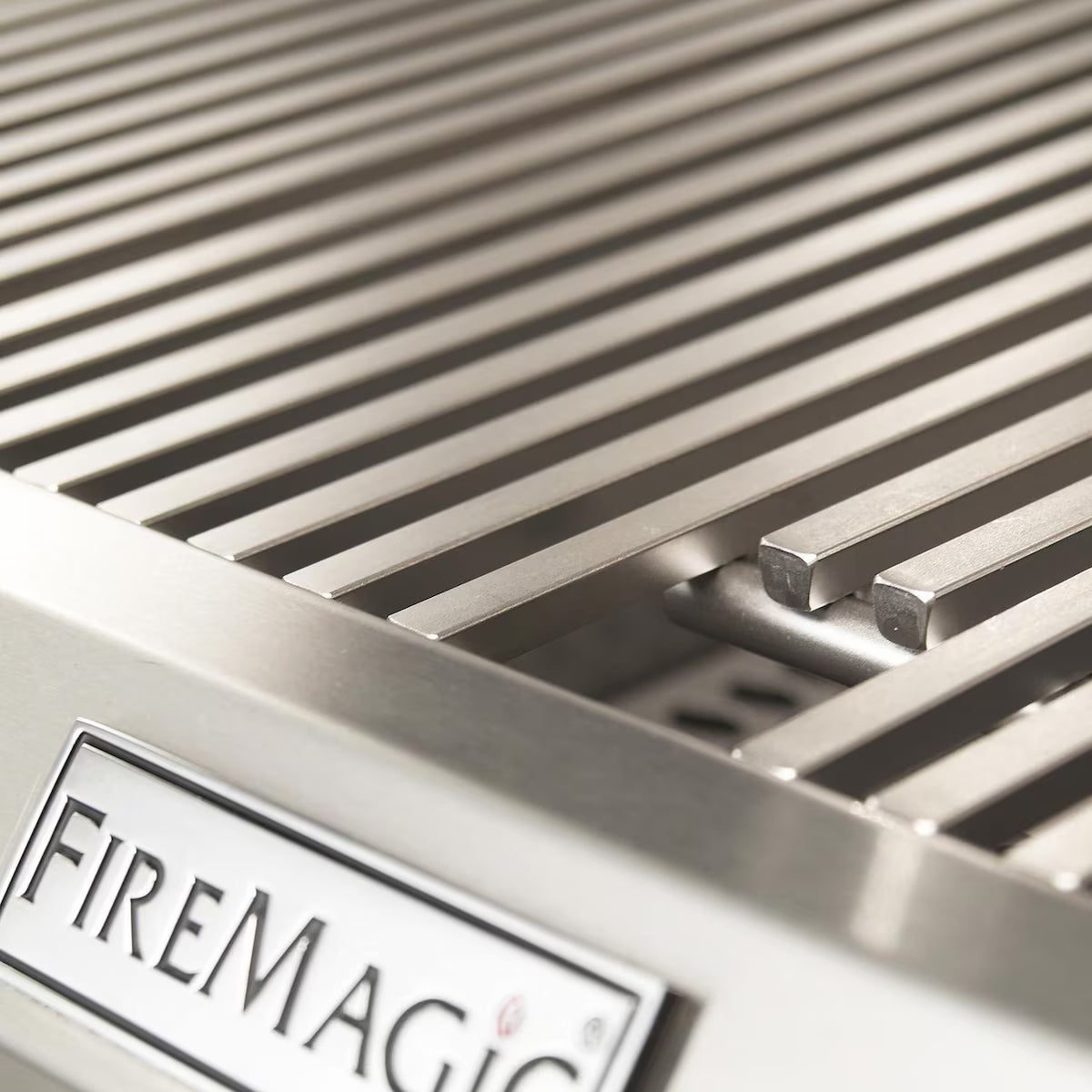 Fire Magic Choice C430I 24-Inch Built-In Natural Gas Grill With Analog Thermometer