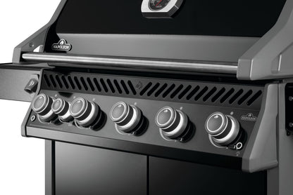 Napoleon Rogue PRO 425 3-Burner Grill w/ Infrared Side Burner